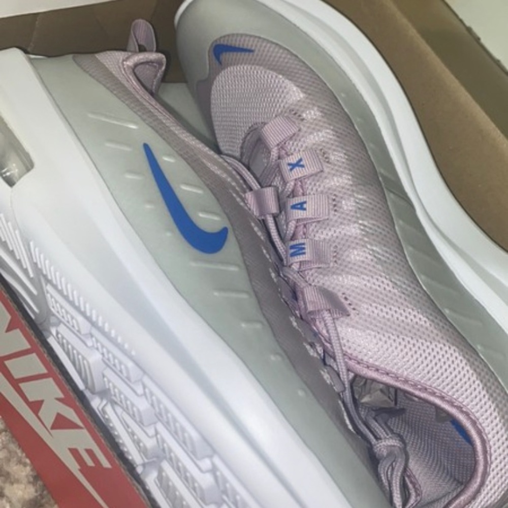 Brand New Never Worn Nike Air Max Sneakers